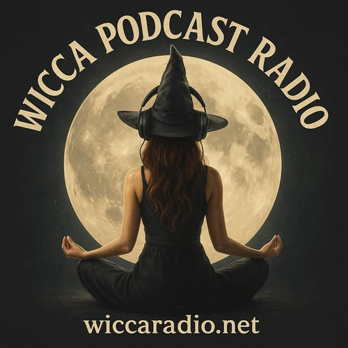 Logo Wicca Podcasts Radio : sorcière méditant au casque devant la pleine lune